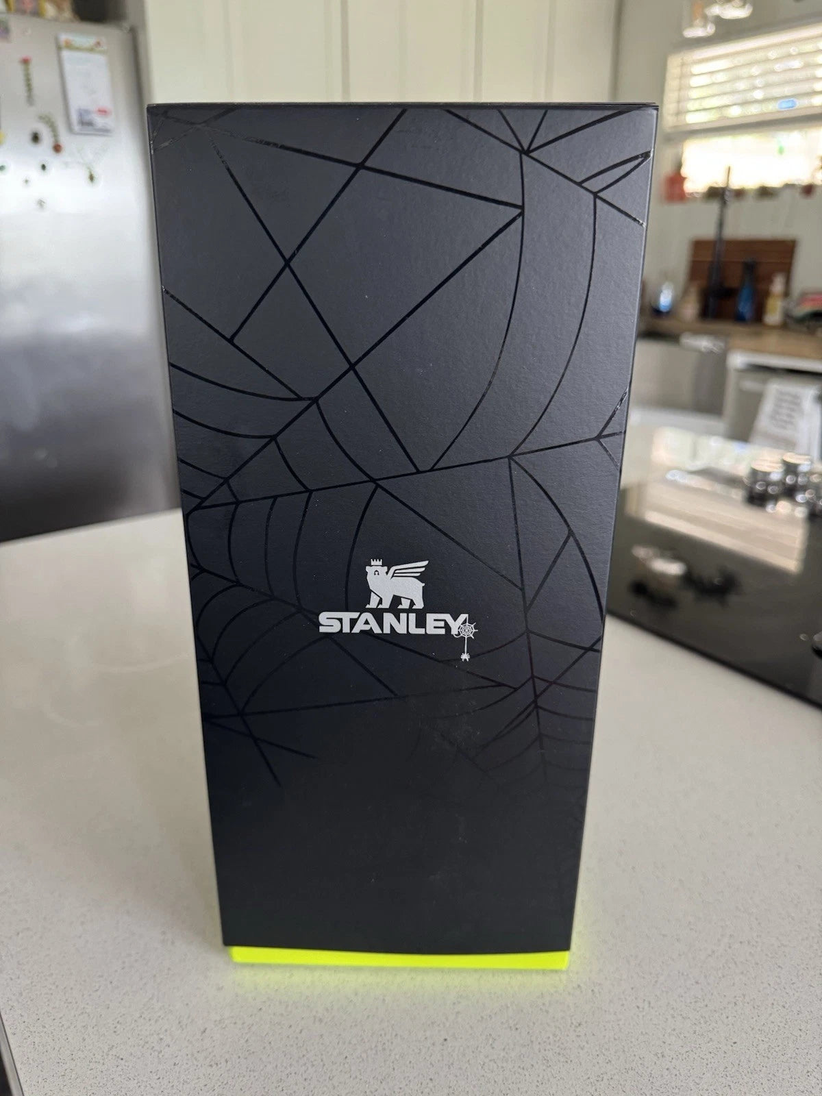 New Stanley Halloween “Web Glow” 40oz Quencher H2.0 Flowstate Tumbler