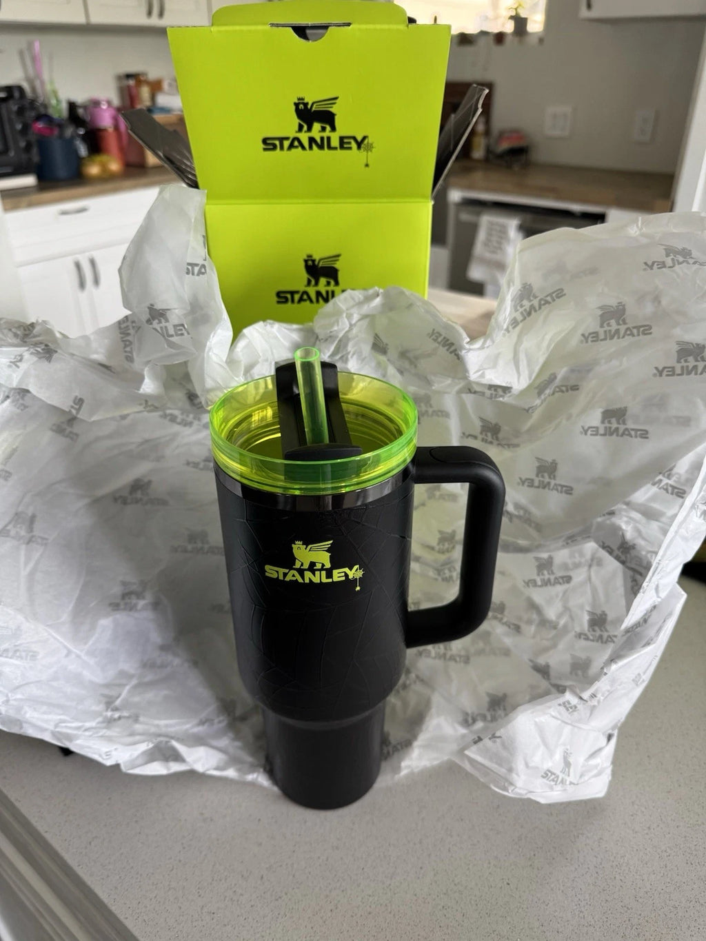 New Stanley Halloween “Web Glow” 40oz Quencher H2.0 Flowstate Tumbler