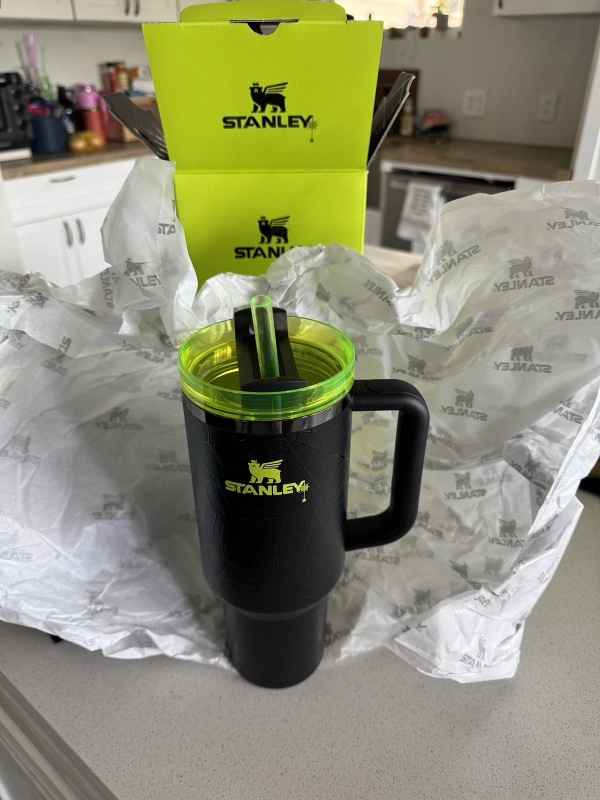 New Stanley Halloween “Web Glow” 40oz Quencher H2.0 Flowstate Tumbler